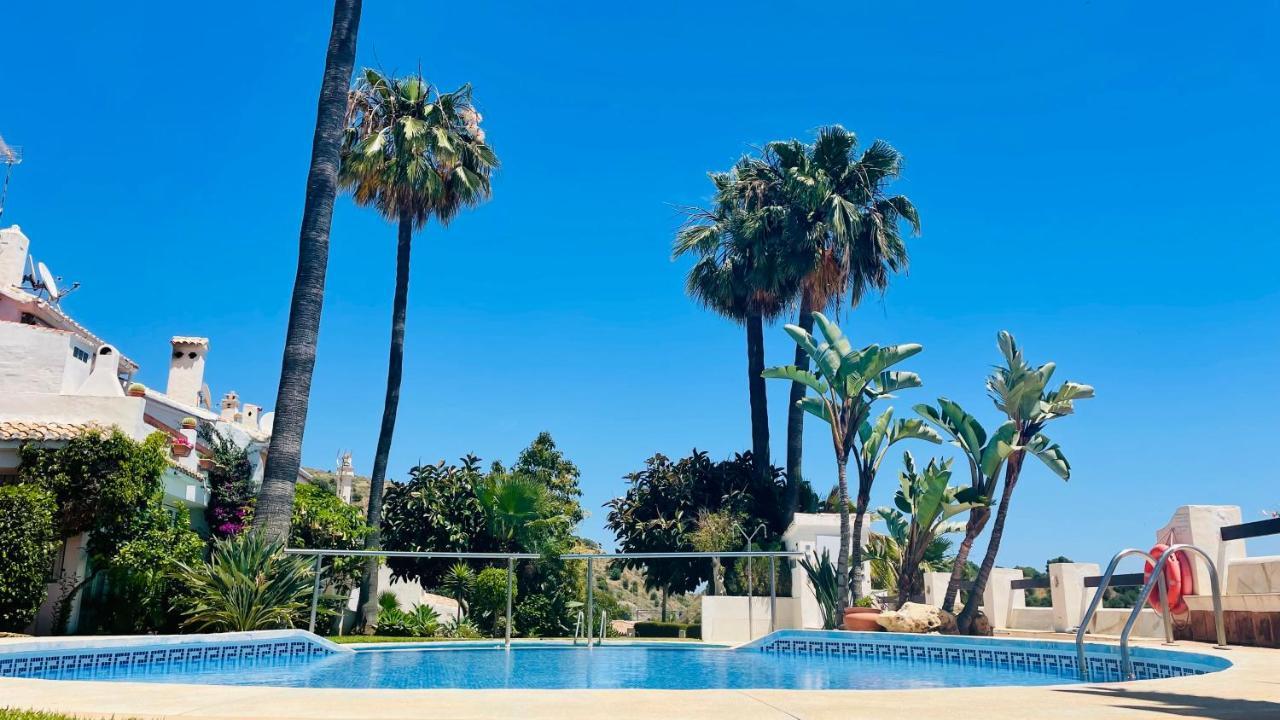 Modern Garden Apartment With A Fantastic Sea View And A Private Garden Sitio de Calahonda Екстер'єр фото