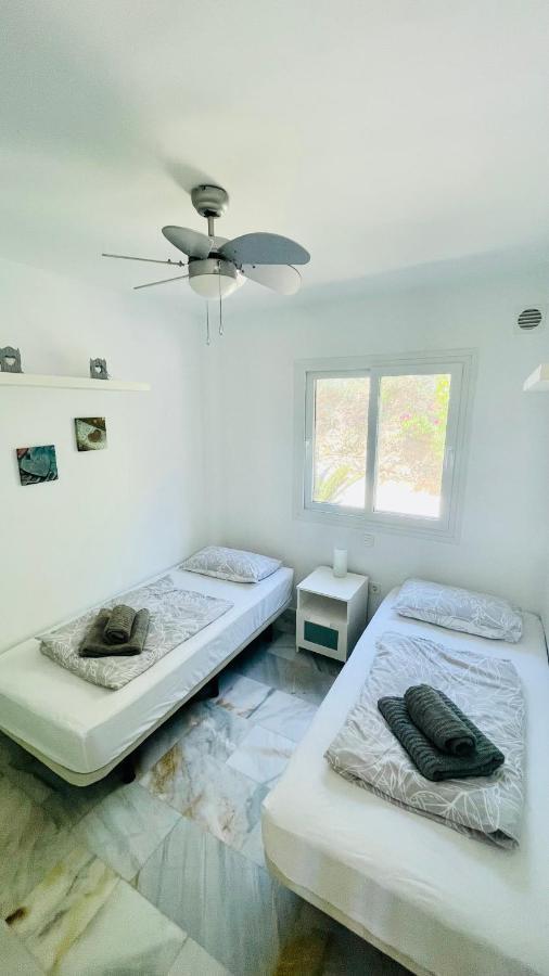 Modern Garden Apartment With A Fantastic Sea View And A Private Garden Sitio de Calahonda Екстер'єр фото
